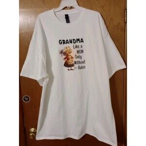 Handmade Women's Crew Neck SS White Graphic T-Shirt Sz 3XLT Grandma Like A Mom..